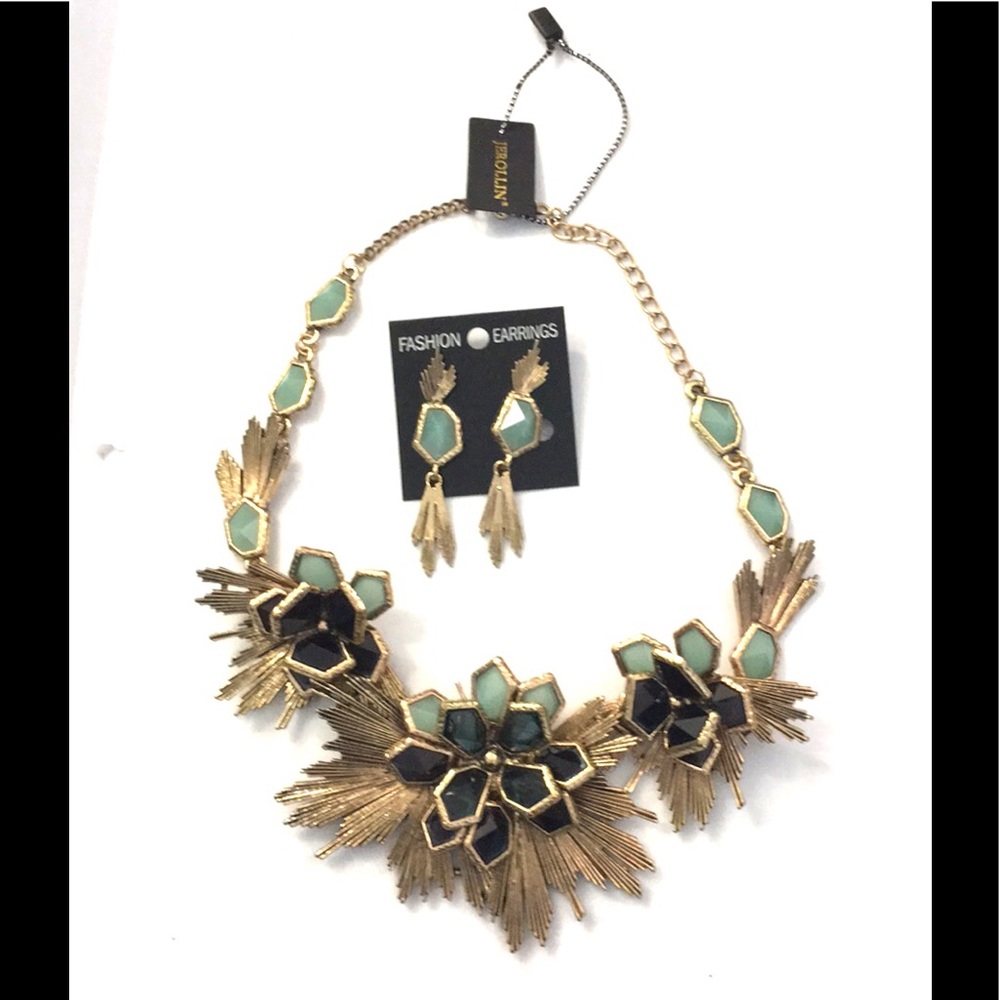 🔥🔥🔥Dimensional Flower Necklace & Drop Ears🔥🔥
